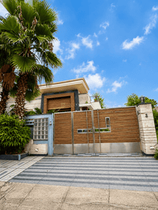Image of 12000 Sq.ft 9 BHK Independent House for sale in Sector 40, Chandigarh for Rs. 400000000