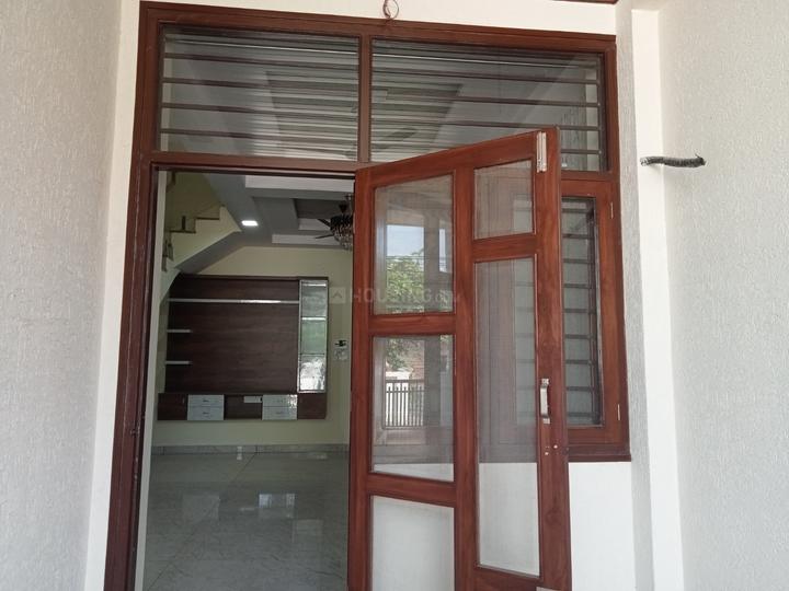 Gandhi Path West Main Image 1