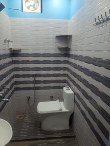 Bathroom Image of 900 Sq.ft 2 BHK Builder Floor for rent in Naubasta Kanpur for Rs. 8000