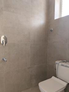 Common Bathroom Image of 1000 Sq.ft 2 BHK Apartment / Flat for sale in Perungudi Chennai for Rs. 7300000