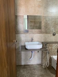 Image of 1300 Sq.ft 3 BHK Apartment / Flat for rent in Radhe Infinity, Kudasan, Gandhinagar for Rs. 42000