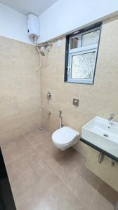 Bathroom Image of 650 Sq.ft 2 BHK Apartment / Flat for sale in Kandivali West Mumbai for Rs. 12600000