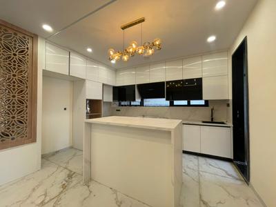 4 BHK Semi Furnished Flat