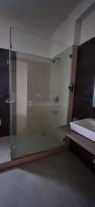 Bathroom Image of 2000 Sq.ft 4 BHK Apartment / Flat for rent in Umang Winter Hills, Sewak Park New Delhi for Rs. 52000