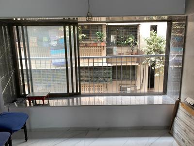 Balcony Image of 600 Sq.ft 1 BHK Apartment / Flat for rent in Cumballa Hill Mumbai for Rs. 100000