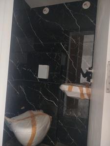 Common Bathroom Image of 800 Sq.ft 2 BHK Apartment / Flat for rent in Vile Parle East Mumbai for Rs. 85000