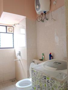 Common Bathroom Image of 1245 Sq.ft 3 BHK Apartment / Flat for rent in Primarc Southwinds, Rajpur Kolkata for Rs. 30000