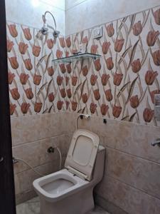 Bathroom Image of 1100 Sq.ft 3 BHK Builder Floor for rent in Sector 24 Rohini New Delhi for Rs. 25000