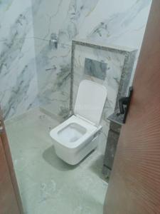 Bathroom Image of 720 Sq.ft 2 BHK Independent House for rent in Tagore Garden Extension New Delhi for Rs. 40000