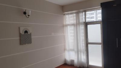 Bedroom Image of 1400 Sq.ft 2.5 BHK Apartment / Flat for rent in Kingswood Court, Crossings Republik Ghaziabad for Rs. 22000