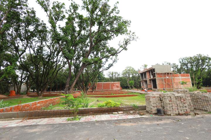 Blossom paradise near by anannt nagar yojana sadrauna Krishna Nagar Lucknow Main Image 1