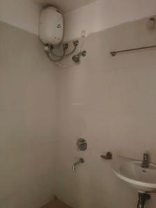 Common Bathroom One Image of 774 Sq.ft 1.5 BHK Apartment / Flat for sale in Lodha Casa Rio Gold, Palava Phase 1 Thane for Rs. 3800000
