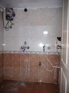 Common Bathroom Image of 1200 Sq.ft 2 BHK Apartment / Flat for sale in Haware Glory, Kharghar Navi Mumbai for Rs. 15000000
