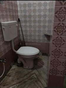 Bathroom Image of 650 Sq.ft 1 BHK Independent House for rent in Sodepur Kolkata for Rs. 8000
