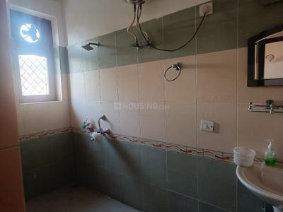 Bathroom Image of 1400 Sq.ft 2 BHK Builder Floor for rent in Rajpur Road Dehradun for Rs. 28000