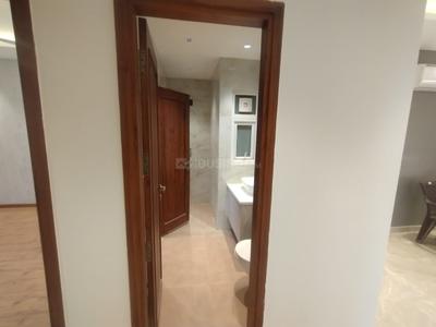 Bathroom Image of 1585 Sq.ft 2.5 BHK Apartment / Flat for sale in Tata Gurgaon Gateway, Sector 112 Gurgaon for Rs. 17900000