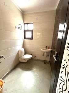 Bathroom Image of 1000 Sq.ft 3 BHK Builder Floor for rent in Sector 24 Rohini New Delhi for Rs. 25000