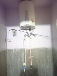 Bathroom Image of 550 Sq.ft 1 BHK Apartment / Flat for rent in Bharat Apartments, Sector 16B Dwarka New Delhi for Rs. 22000