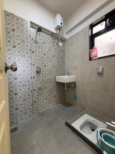 Bathroom Image of 600 Sq.ft 1 BHK Apartment / Flat for sale in Gold Coin Silver Crest, Santacruz East Mumbai for Rs. 15000000