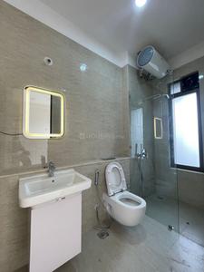 Bathroom Image of 1600 Sq.ft 3 BHK Apartment / Flat for rent in Raheja Imperia, Lower Parel Mumbai for Rs. 400000