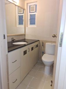 Bathroom Image of 1250 Sq.ft 2 BHK Apartment / Flat for sale in Adarsh Palm Retreat Tower 1, Bellandur Bengaluru for Rs. 25000000