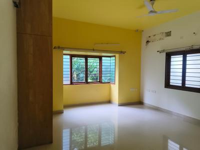 Bedroom Image of 4200 Sq.ft 4 BHK Independent House for rent in Sanjaynagar Bengaluru for Rs. 300000