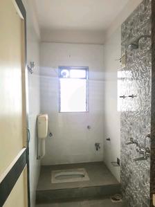 Common Bathroom Image of 930 Sq.ft 2 BHK Apartment / Flat for sale in Dombivli East Thane for Rs. 6800000