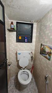 Bathroom Image of 390 Sq.ft 1 RK Apartment / Flat for rent in Santacruz East Mumbai for Rs. 35000