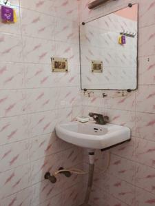 Bathroom Image of 250 Sq.ft 1 RK Independent House for rent in Salt Lake City Kolkata for Rs. 9000