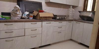 Kitchen Image of 1800 Sq.ft 3 BHK Builder Floor for rent in Mansarover Garden New Delhi for Rs. 48000