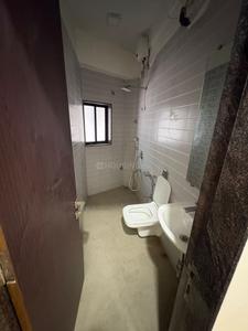 Bathroom Image of 1500 Sq.ft 2 BHK Apartment / Flat for sale in Shyam NiwasSociety, Cumballa Hill Mumbai for Rs. 50000000