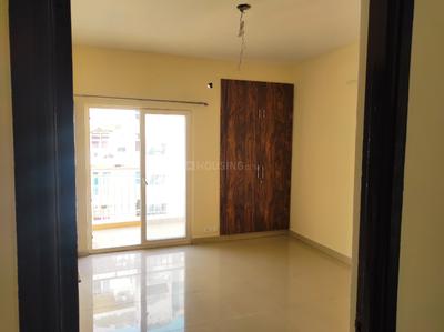 Bedroom Image of 1075 Sq.ft 2 BHK Apartment / Flat for rent in Paramount Emotions, Noida Extension Greater Noida for Rs. 20000