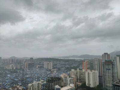 Living Room Image of 758 Sq.ft 2.5 BHK Apartment / Flat for sale in The Atmosphere O2, Mulund West Mumbai for Rs. 25100000