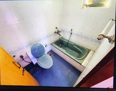 Bathroom Image of 2050 Sq.ft 3 BHK Apartment / Flat for sale in Shiva Enclave, Cantonment Tiruchirappalli for Rs. 14500000