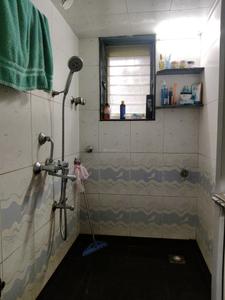 Common Bathroom Image of 900 Sq.ft 1 BHK Apartment / Flat for sale in Chembur Mumbai for Rs. 15000000