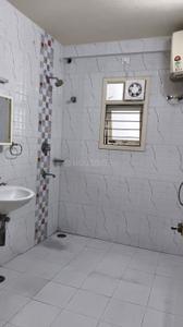 Bathroom Image of 2100 Sq.ft 3 BHK Apartment / Flat for rent in Adyar Chennai for Rs. 100000