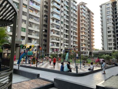 Image of 861 Sq.ft 3 BHK Apartment / Flat for sale in Esskay Shree Krishna Heritage, Dindoli, Surat for Rs. 4200000