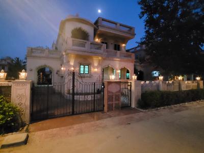 Image of 2000 Sq.ft 3 BHK Villa for rent in Yogeswar Nagar, Bhuj for Rs. 40000