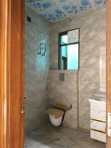 Common Bathroom Image of 1450 Sq.ft 3 BHK Builder Floor for sale in Vasundhara Ghaziabad for Rs. 13000000