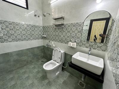 Bathroom Image of 900 Sq.ft 1 BHK Independent House for rent in Lawspet Puducherry for Rs. 13000
