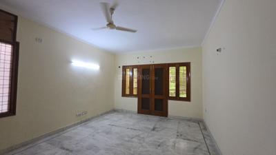 Bedroom Image of 3600 Sq.ft 4 BHK Builder Floor for sale in Freedom Fighters Enclave New Delhi for Rs. 27000000