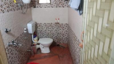 Bathroom Image of 1000 Sq.ft 2 BHK Apartment / Flat for sale in Beliaghata Kolkata for Rs. 3500000