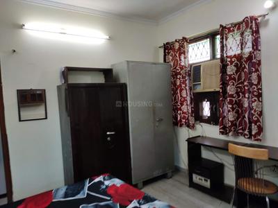 Bedroom Image of Decent Homestay Girls PG in Patel Nagar, New Delhi