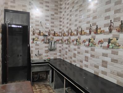 Kitchen Image of 650 Sq.ft 1 BHK Apartment / Flat for rent in Khatiwala Tank Indore for Rs. 15000