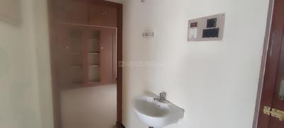 Bathroom Image of 600 Sq.ft 2 BHK Apartment / Flat for rent in Solar Erode for Rs. 7200