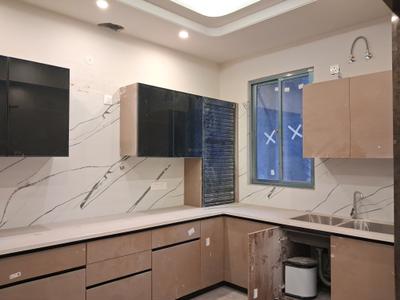 Kitchen Image of 1800 Sq.ft 3 BHK Builder Floor for sale in Paschim Vihar New Delhi for Rs. 35000000