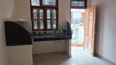Kitchen Image of 700 Sq.ft 1 BHK Independent House for rent in Shivpur Varanasi for Rs. 7000