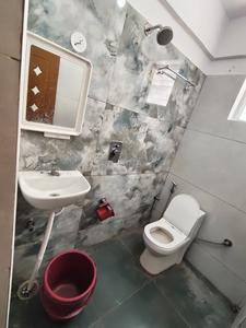 Bathroom Image of 450 Sq.ft 1 RK Apartment / Flat for rent in Kadubeesanahalli Bengaluru for Rs. 20001