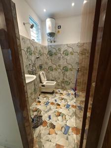 Bathroom Image of 500 Sq.ft 1 BHK Apartment / Flat for rent in Shapoorji Pallonji Houshing Complex, Rajarhat Kolkata for Rs. 16500
