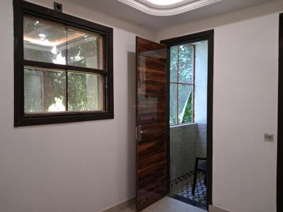Bedroom Image of 2200 Sq.ft 4.5 BHK Apartment / Flat for sale in JMD Siddhi Vinayak by JMD Construction, Sector 73 Noida for Rs. 7600000